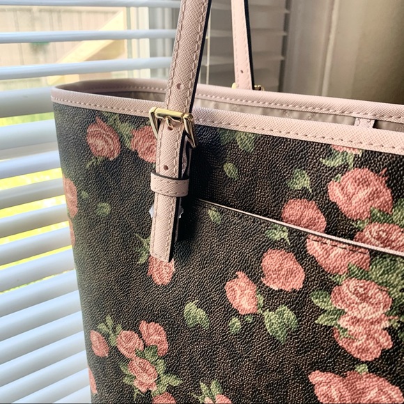 Not Avail. MK Carry All MD Multi Floral Tote - Picture 15 of 15